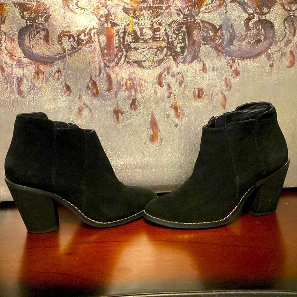Kelsi Dagger Black Ankle Boots - Picture 2 of 9
